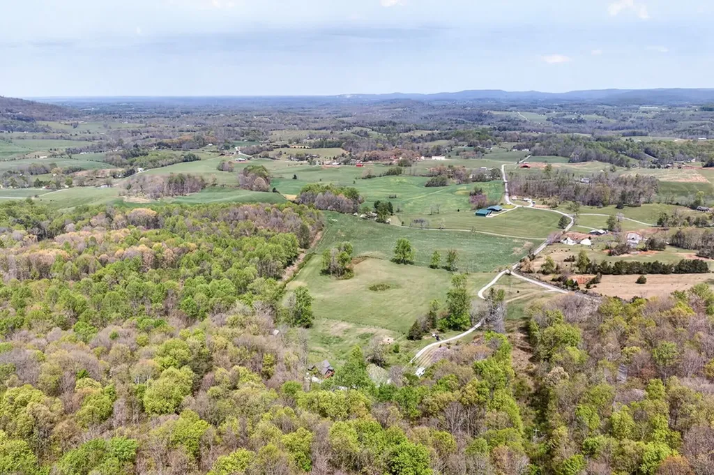 1218 Moody Road Byrdstown TN 38549