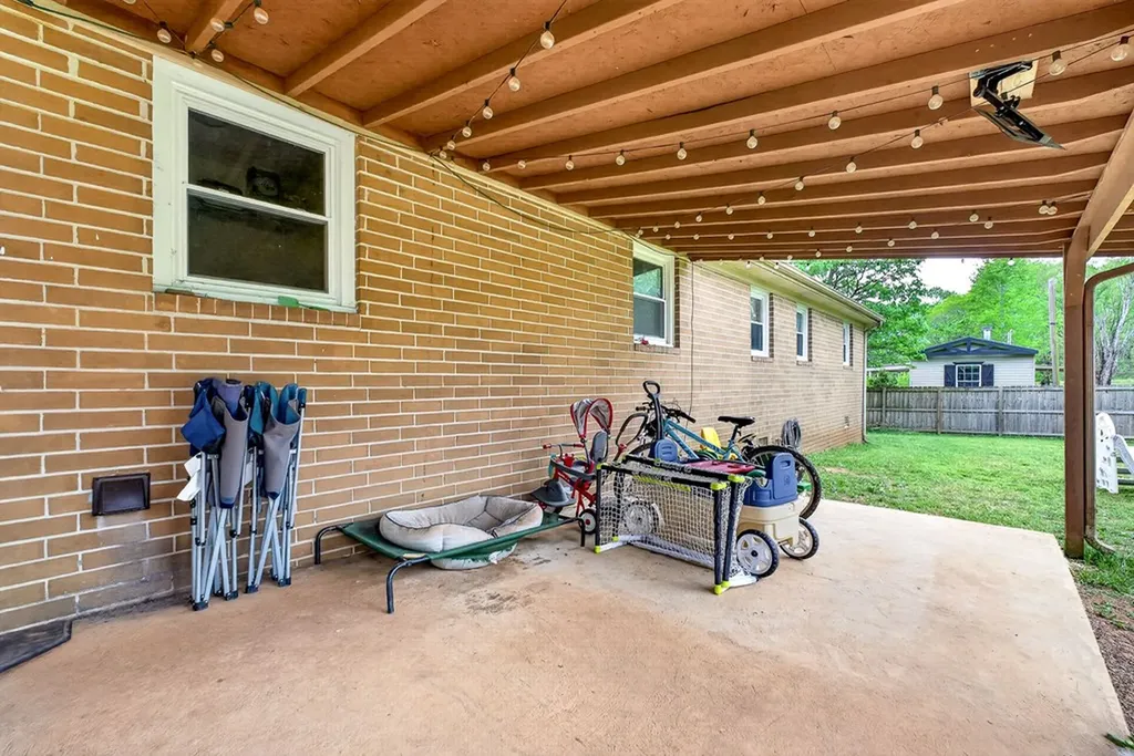 237 Armstrong Road Doyle TN 38559