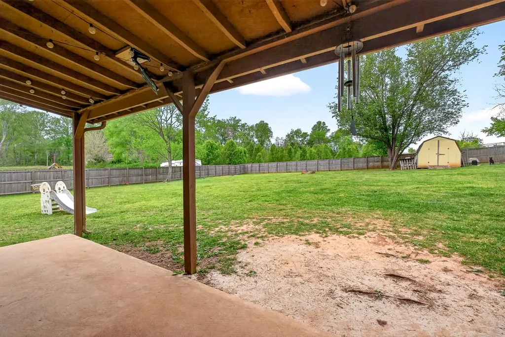 237 Armstrong Road Doyle TN 38559