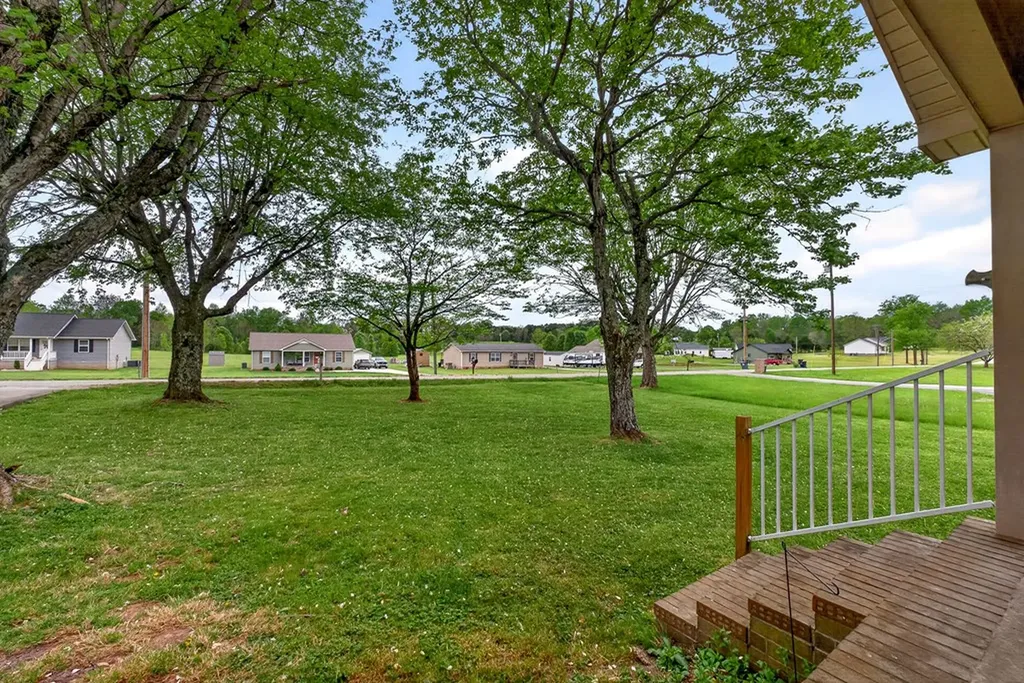237 Armstrong Road Doyle TN 38559