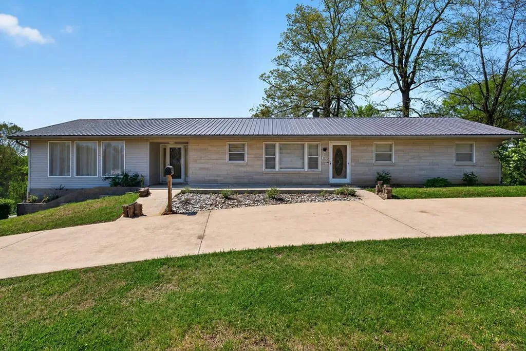 463 Franks Ferry Road Sparta TN 38583
