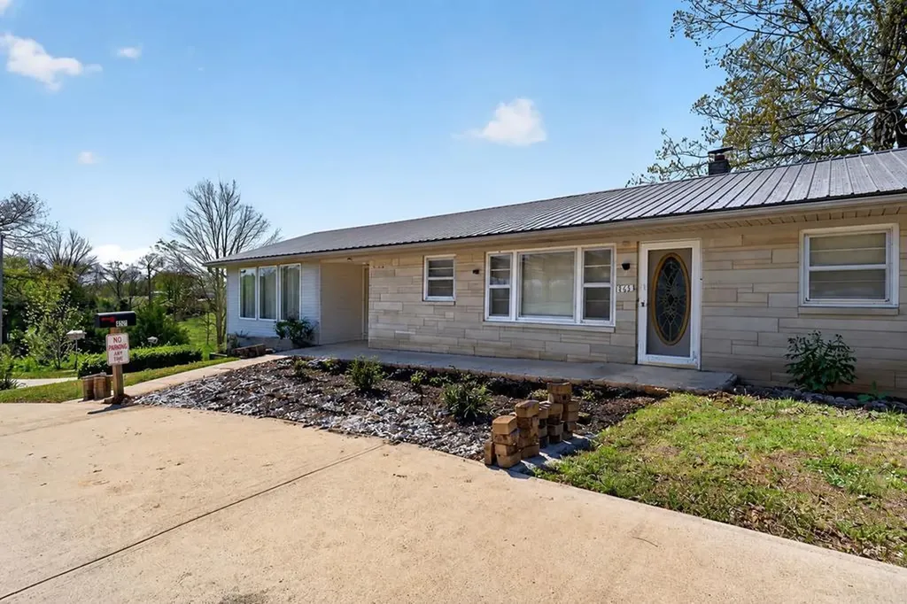 463 Franks Ferry Road Sparta TN 38583