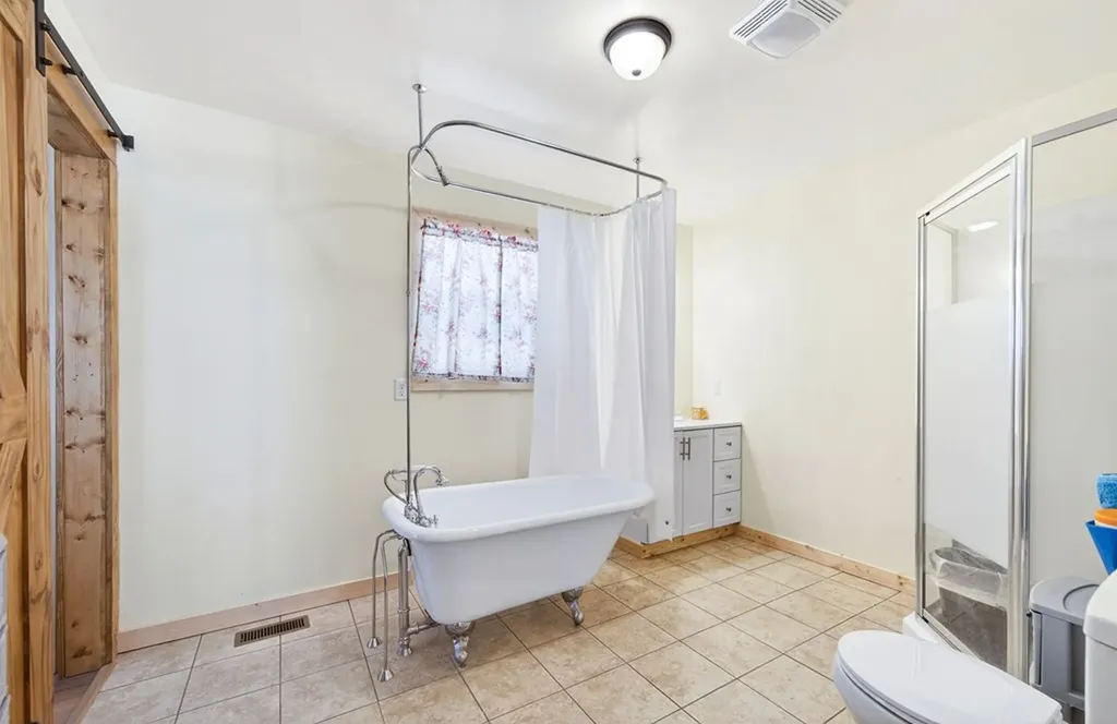 525 Riley Creek Road Whitleyville TN 38588