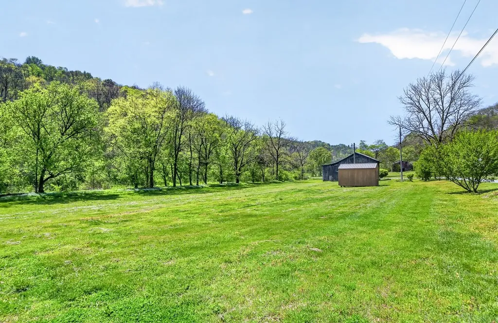 525 Riley Creek Road Whitleyville TN 38588
