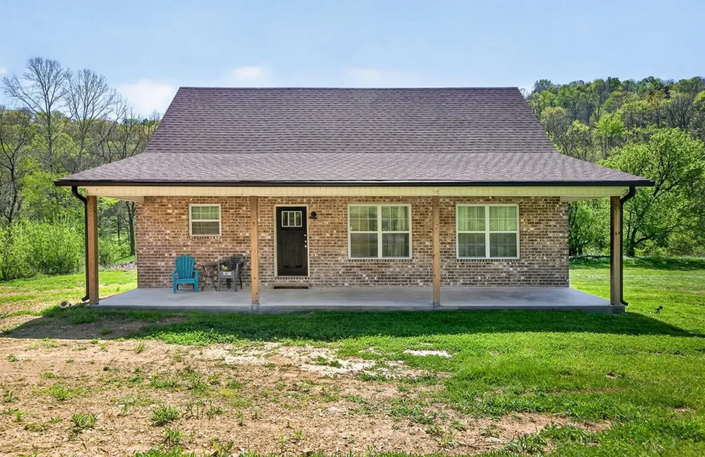 525 Riley Creek Road Whitleyville TN 38588