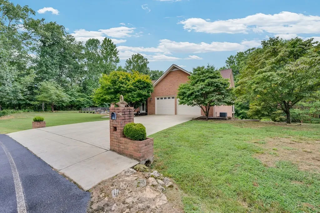 1005 Riverwatch Trace Sparta TN 38583