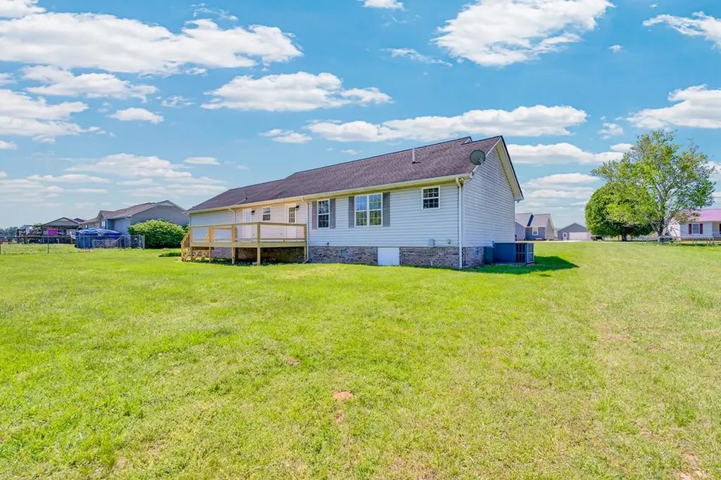 199 Tomahawk Lane Doyle TN 38559