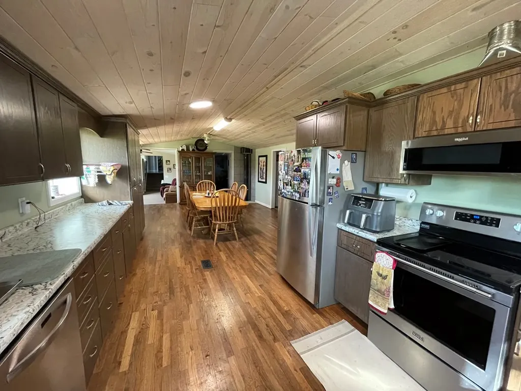 1951 Hall Road Clarkrange TN 38556