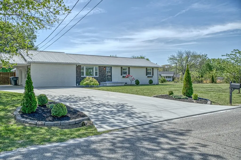 858 Greenland Cookeville TN 38501
