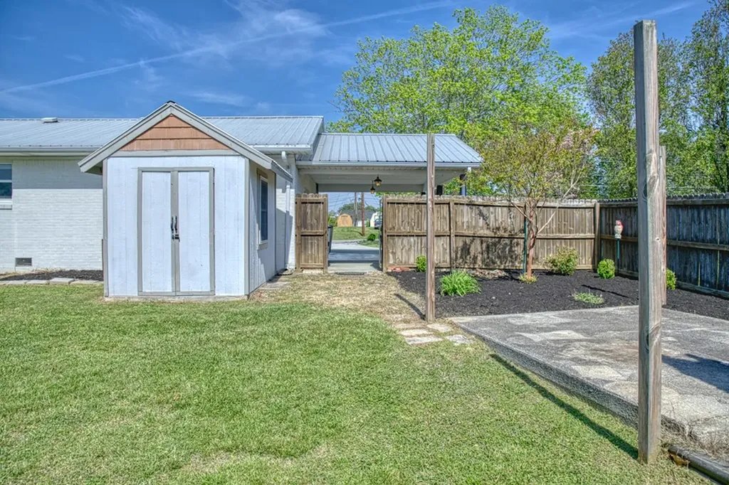 858 Greenland Cookeville TN 38501
