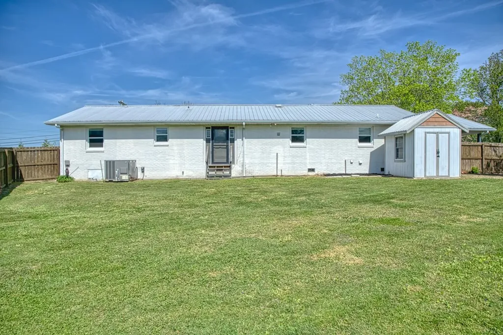858 Greenland Cookeville TN 38501
