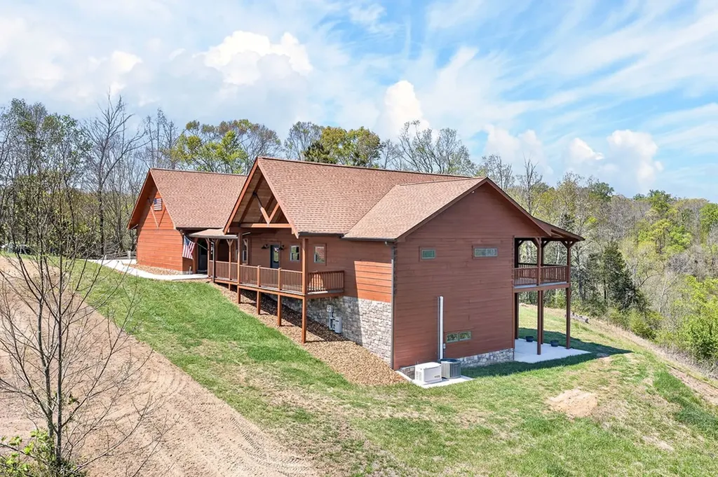 800 Quail Run Byrdstown TN 38549