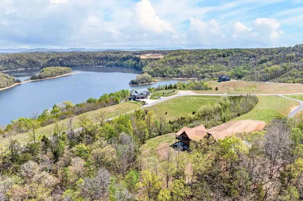 800 Quail Run Byrdstown TN 38549
