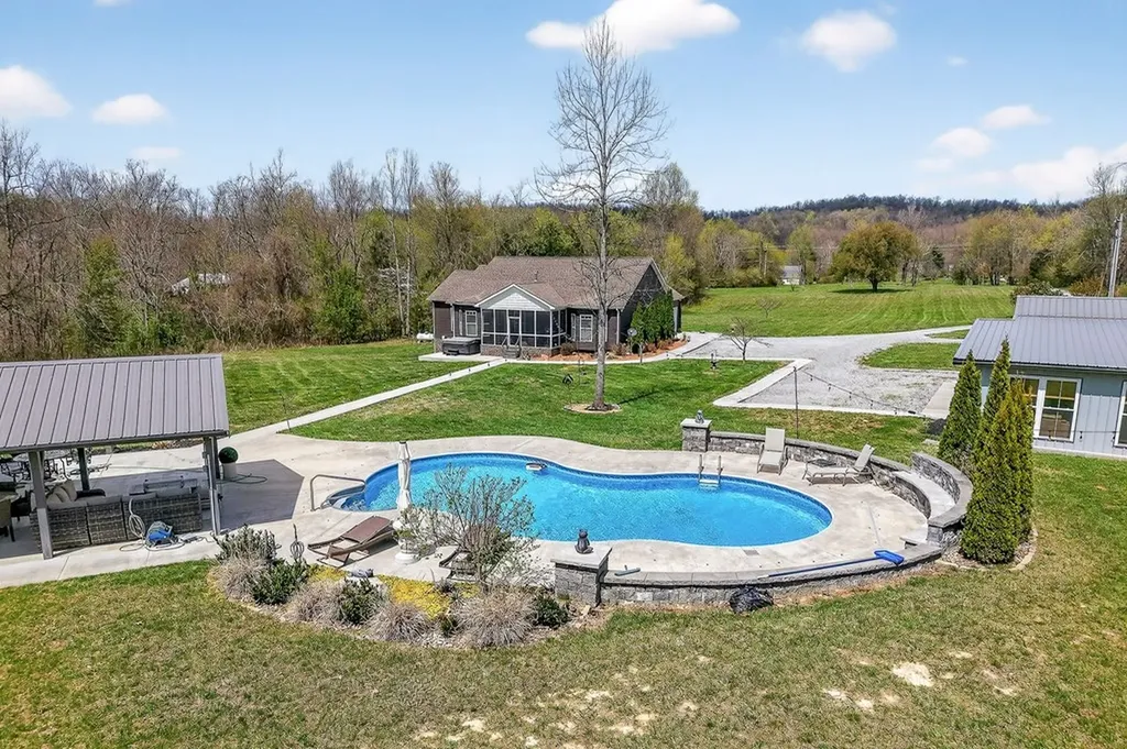 6081 Buck Mountain Road Cookeville TN 38506