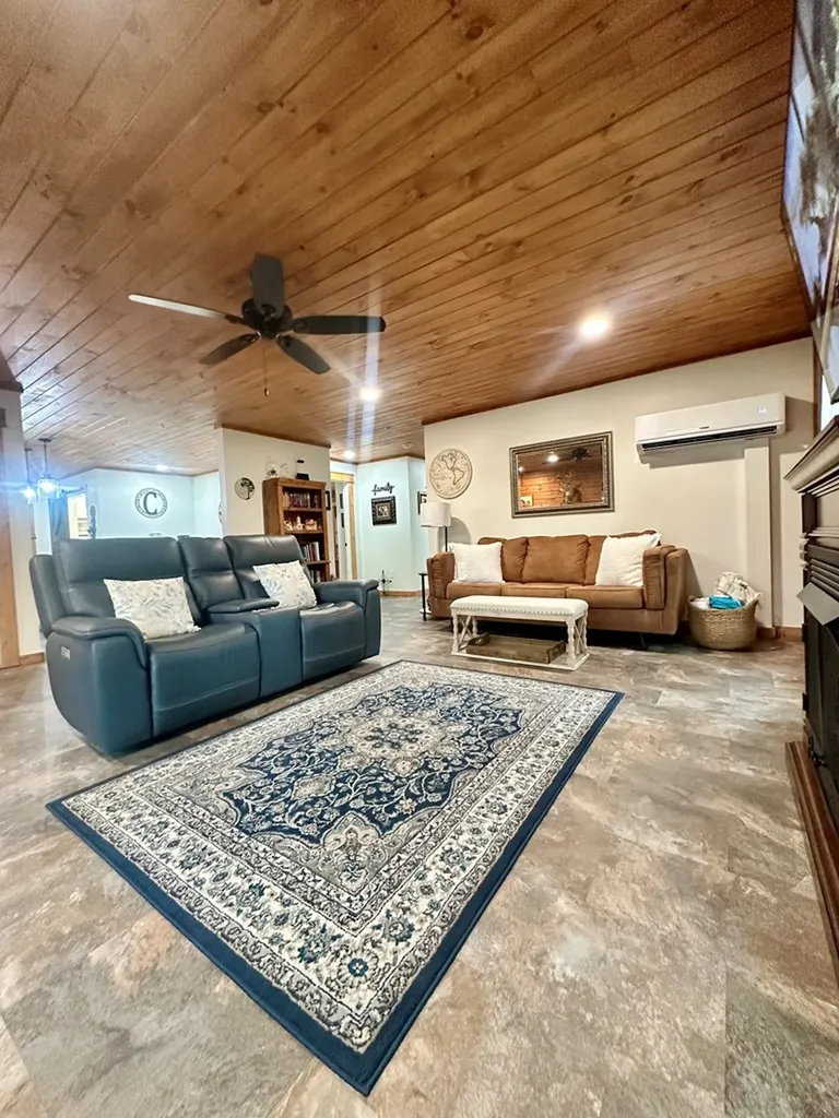 673 Arrowhead Lane Moss TN 38575