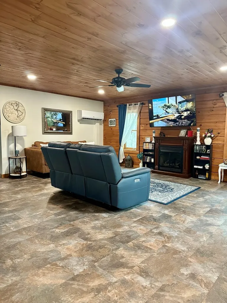 673 Arrowhead Lane Moss TN 38575