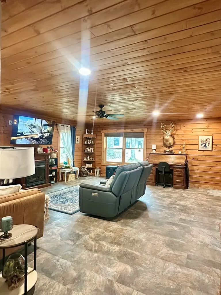 673 Arrowhead Lane Moss TN 38575