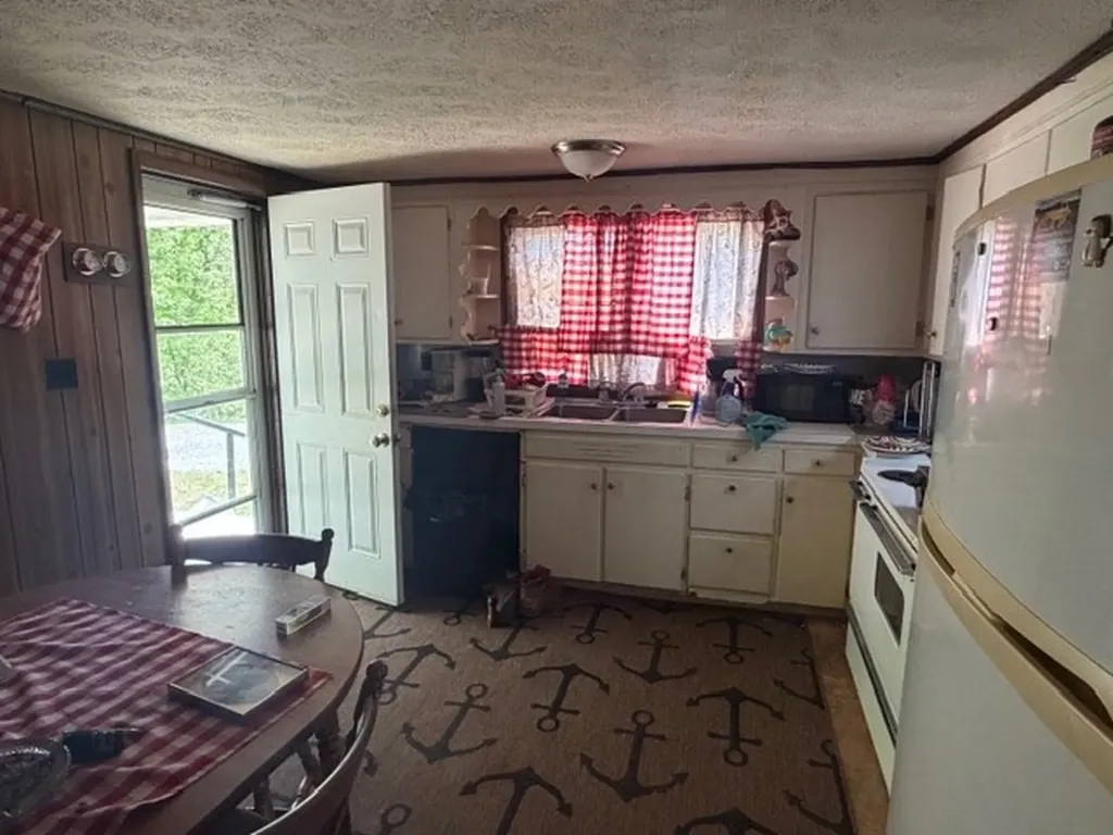 1246 Wolf River Byrdstown TN 38549