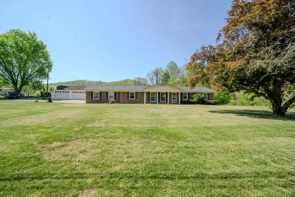 5027 Rocky Point Road Cookeville TN 38506