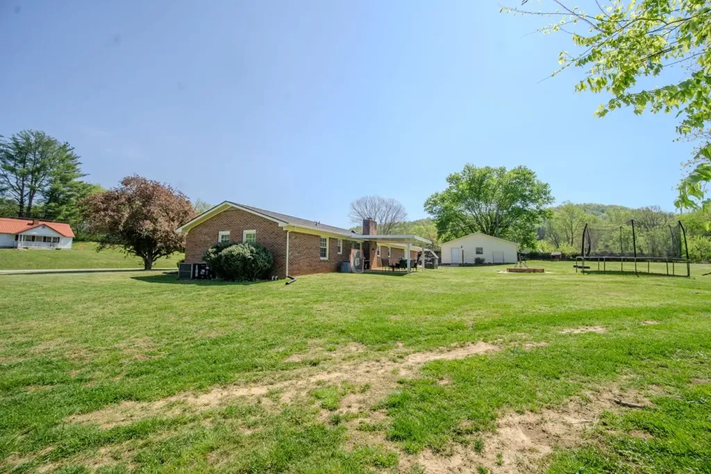 5027 Rocky Point Road Cookeville TN 38506