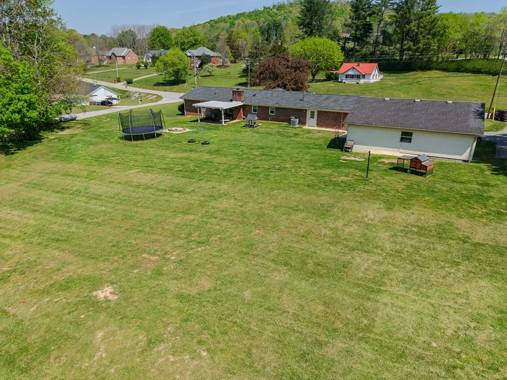 5027 Rocky Point Road Cookeville TN 38506