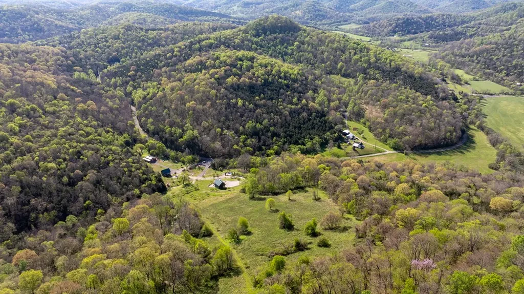 4818 Ensor Hollow Road Buffalo Valley TN 38548
