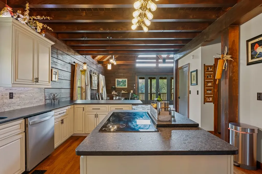 4818 Ensor Hollow Road Buffalo Valley TN 38548
