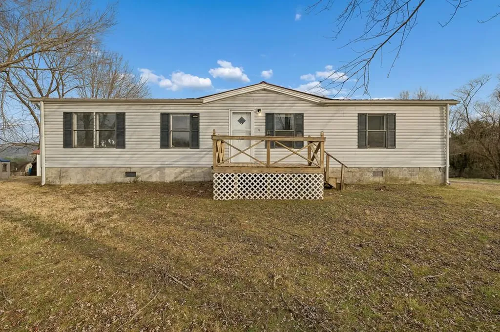 9 Cordell Hull Lane Elmwood TN 38560