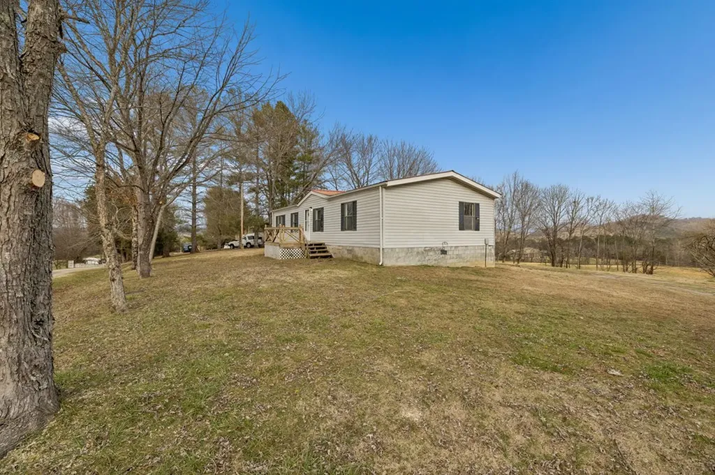 9 Cordell Hull Lane Elmwood TN 38560