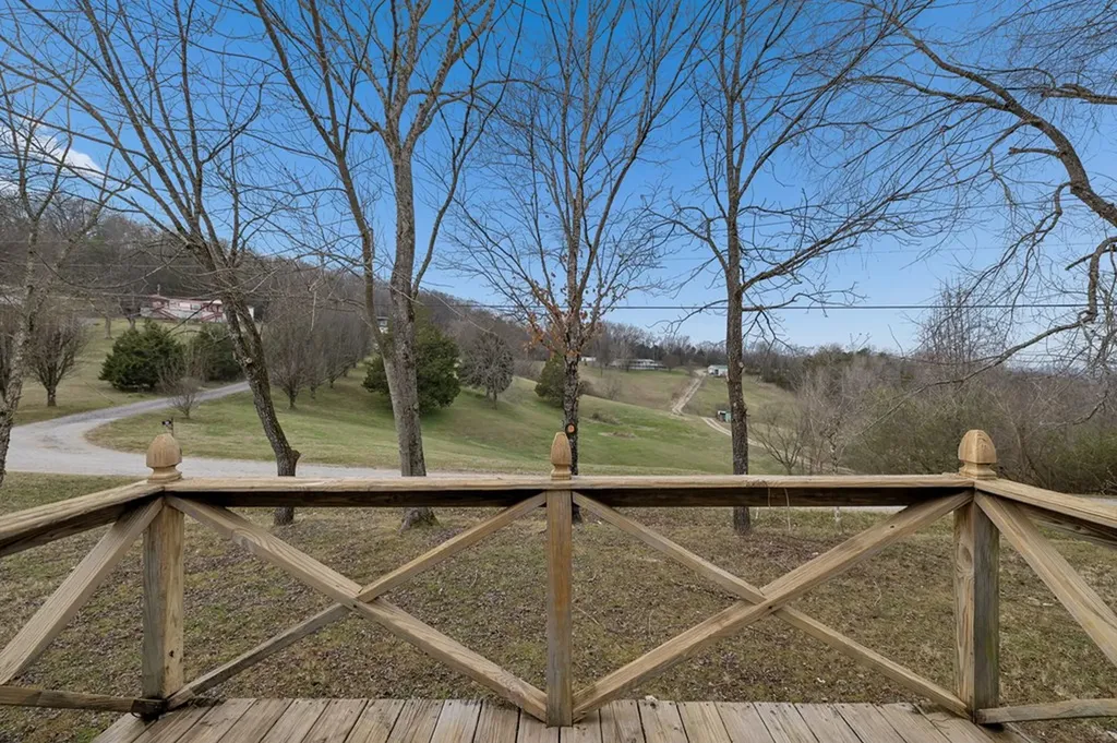 9 Cordell Hull Lane Elmwood TN 38560