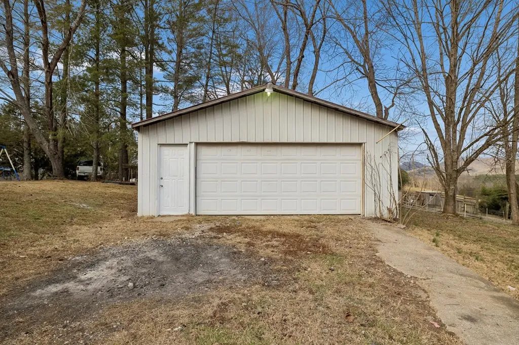 9 Cordell Hull Lane Elmwood TN 38560