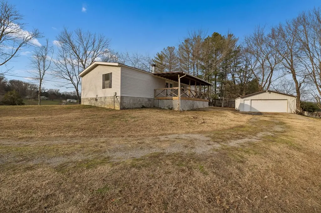 9 Cordell Hull Lane Elmwood TN 38560