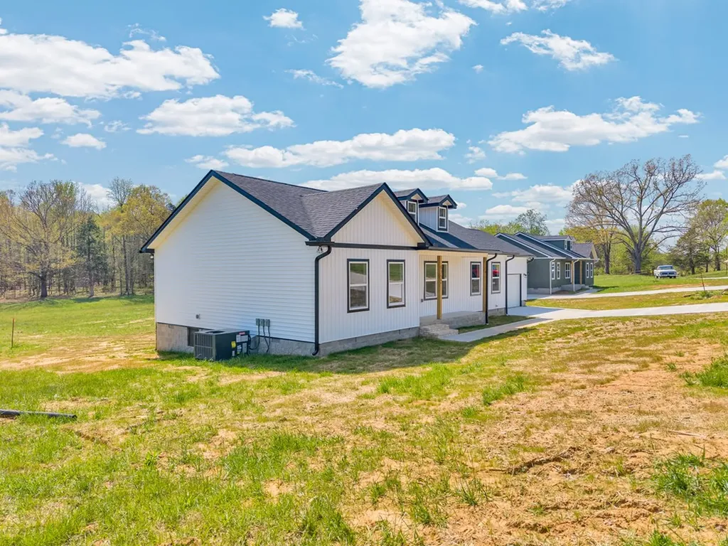 8352 Southfork Baxter TN 38583