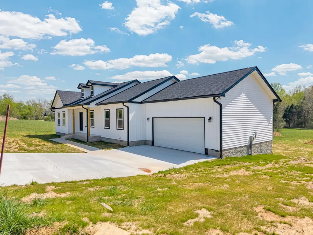 8352 Southfork Baxter TN 38583