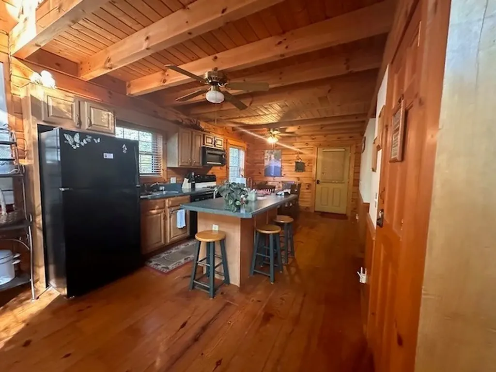 10 Meadow Brook Lane Spencer TN 38585-5418