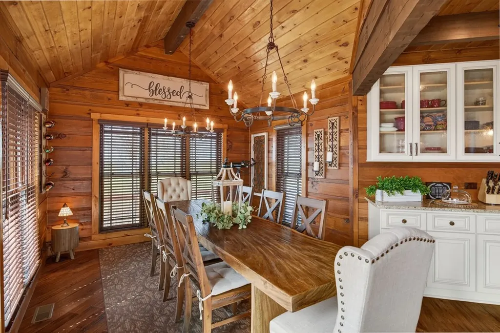 751 Bear Knob Lane Crawford TN 38554