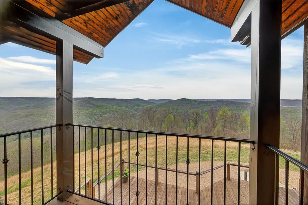 751 Bear Knob Lane Crawford TN 38554
