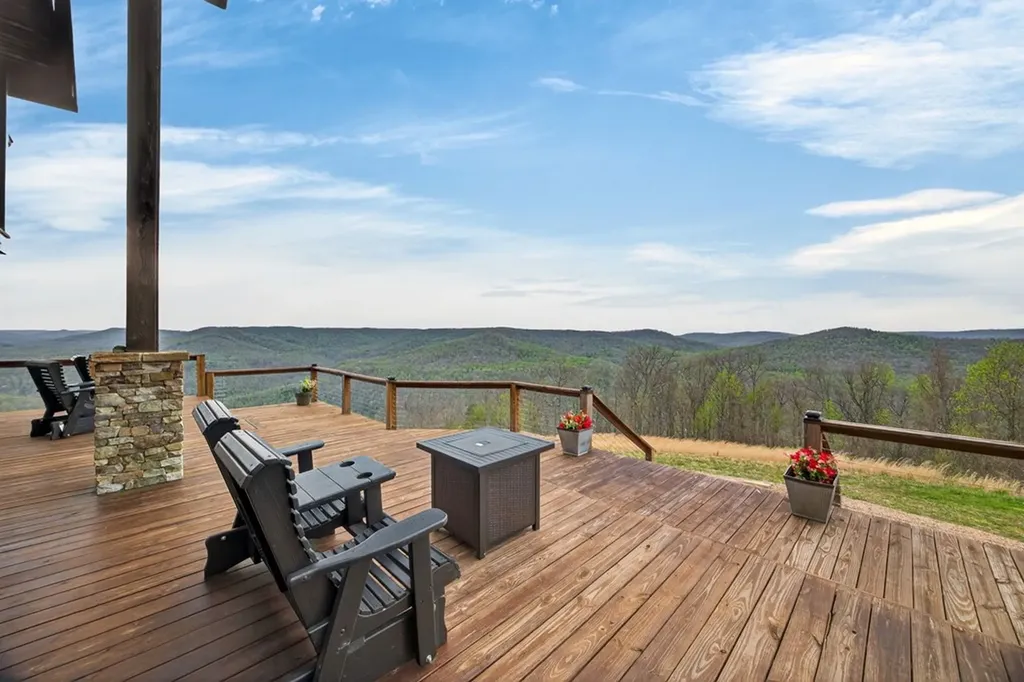 751 Bear Knob Lane Crawford TN 38554