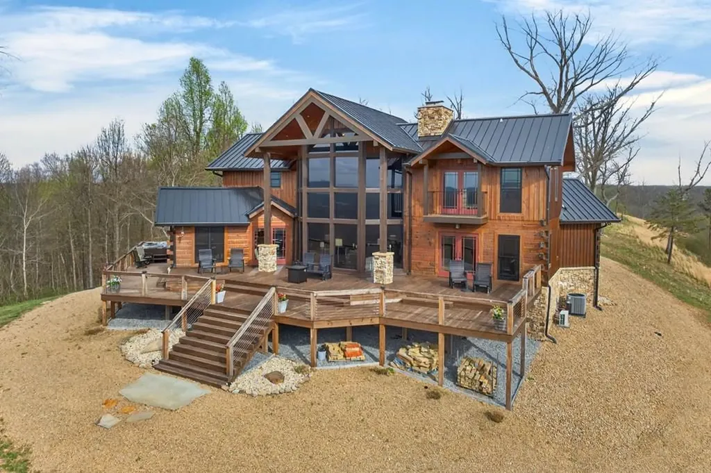 751 Bear Knob Lane Crawford TN 38554