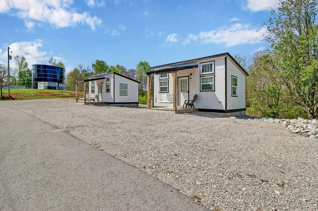 5086 Eagles Cove Byrdstown TN 38549