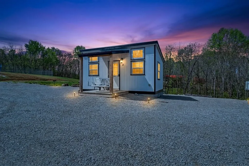 5086 Eagles Cove Byrdstown TN 38549