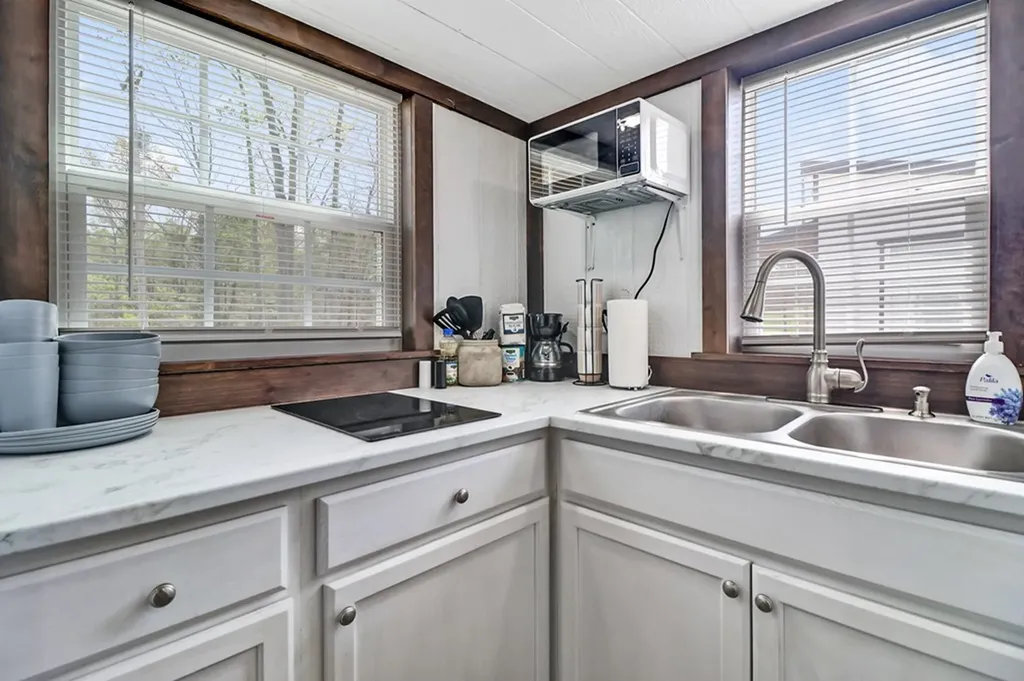 5086 Eagles Cove Byrdstown TN 38549