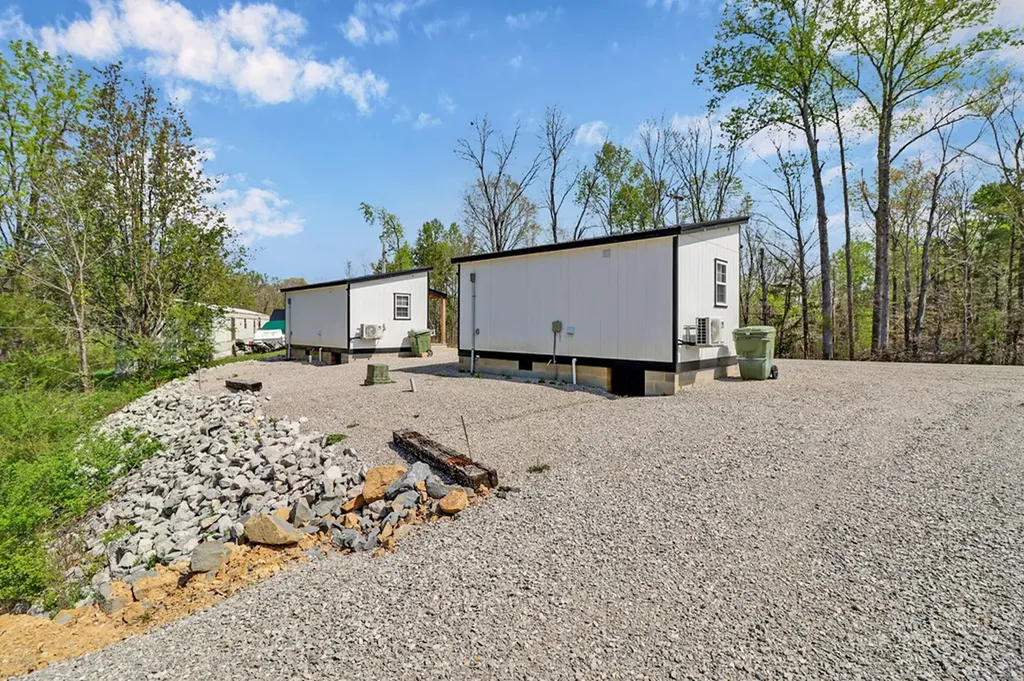 5086 Eagles Cove Byrdstown TN 38549