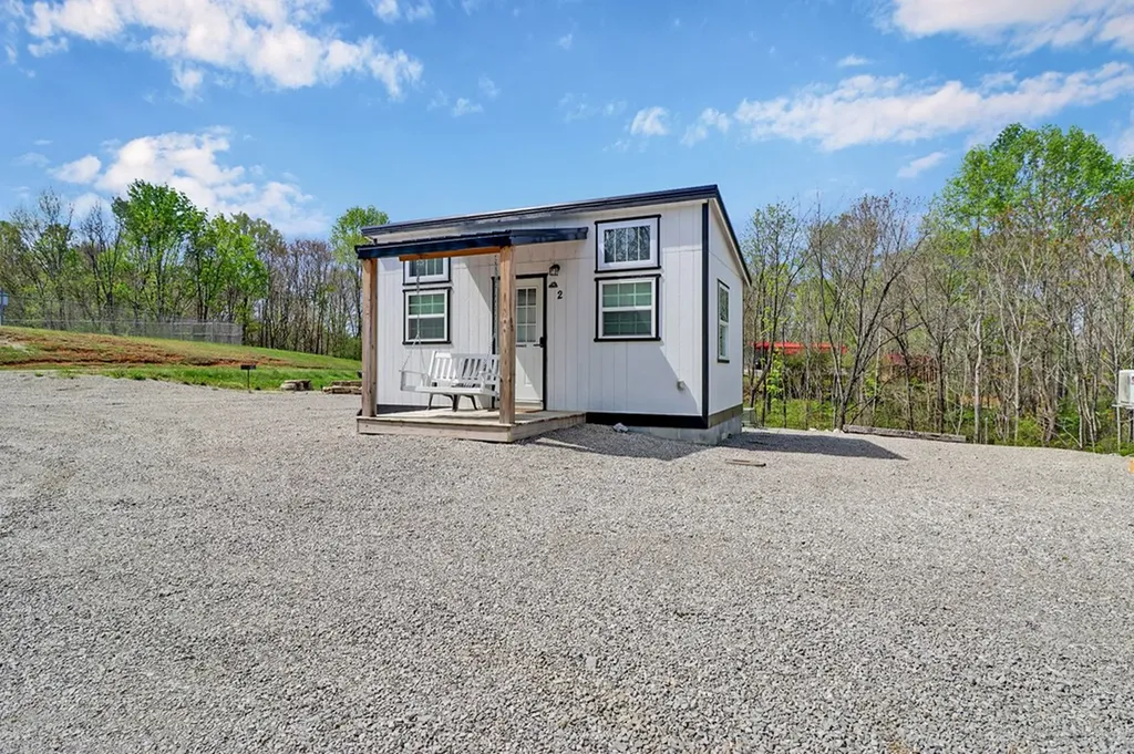 5086 Eagles Cove Byrdstown TN 38549