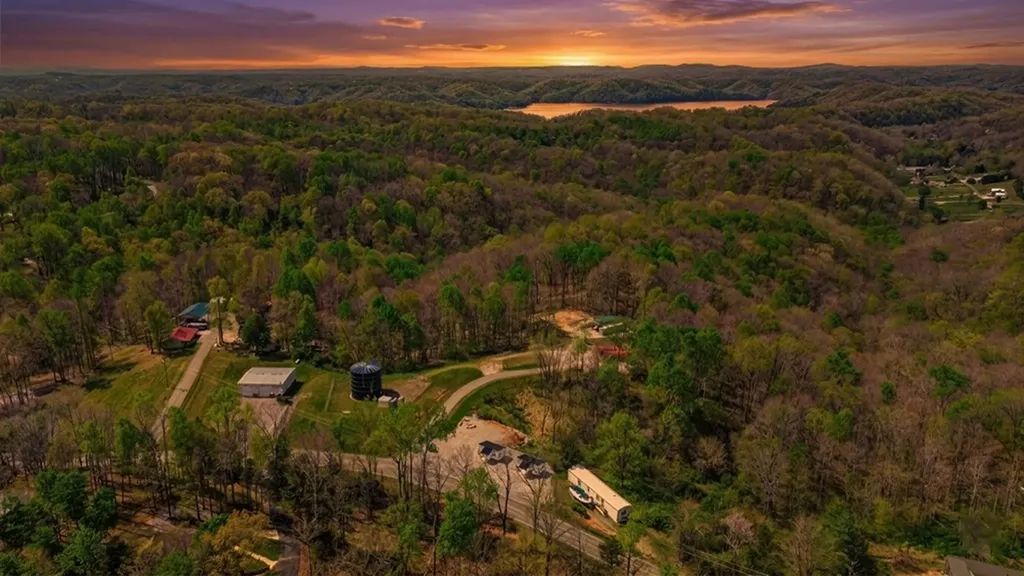 5086 Eagles Cove Byrdstown TN 38549
