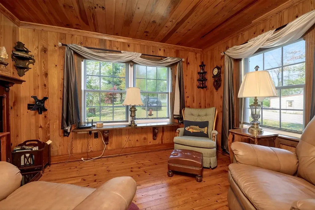 1932 Holly Creek Road Celina TN 38551