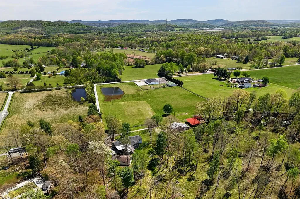1816 Windle Community Road Cookeville TN 38506