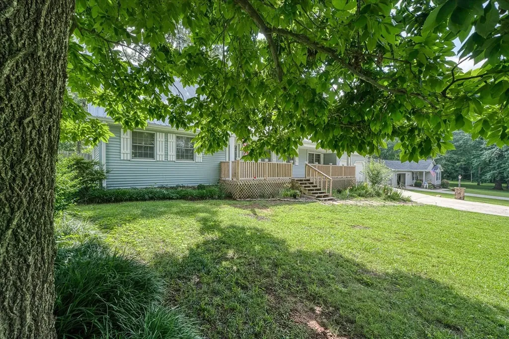221 Magnolia Road Sparta TN 38583