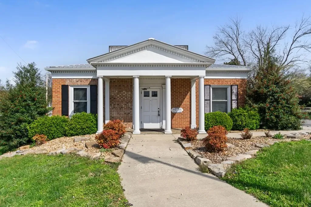 225 E Main Street Livingston TN 38570