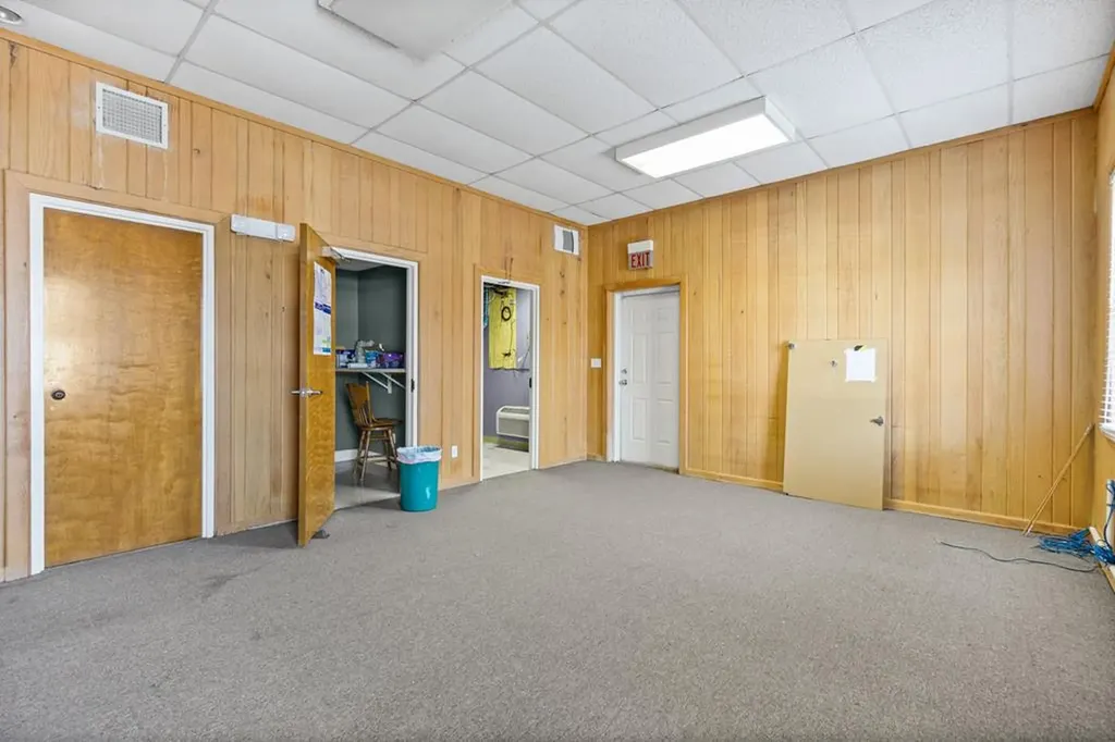 225 E Main Street Livingston TN 38570